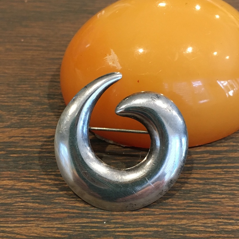 Brooch
